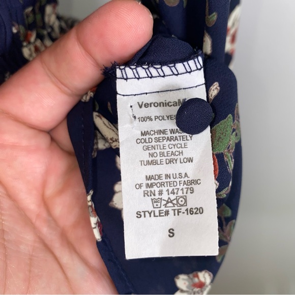 Veronica M. Floral button up long sleeve smocked waist blouse size S - Picture 11 of 11